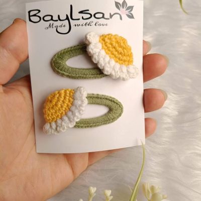 اتنين كلبس.. وردة مقفوله