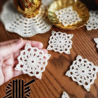 Crochet table runner