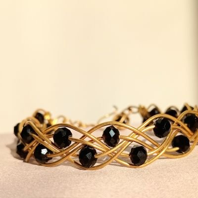 أسورة نحاس بخرز كريستال أسود 