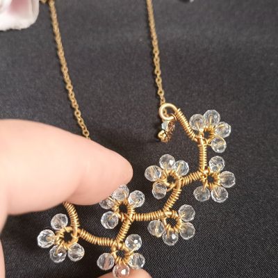 عقد الورد النحاس 