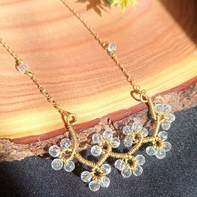 عقد الورد النحاس 