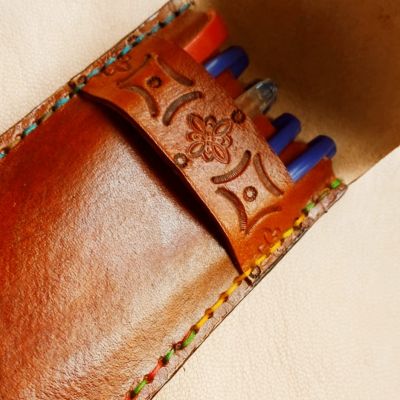 حافظة أقلام "مقلمة"