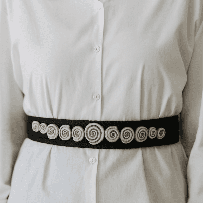 حزام من الخيش ومطعم بالخزف