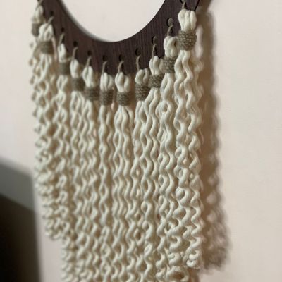 تعليقه خشبيه بحبال المكرميه 