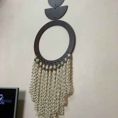 تعليقه خشبيه بحبال المكرميه 