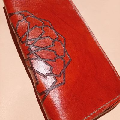 محفظة نسائية جلد طبيعي بزخارف إسلامية 