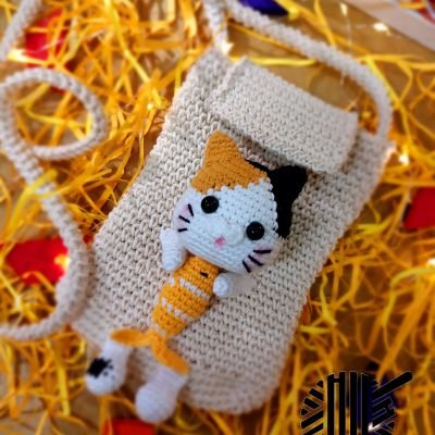 Amigurumi mobile pouch