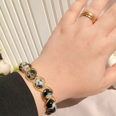 أسورة نحاس بخرز عقيق 