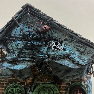 علاقة مفاتيح شكل منزل 