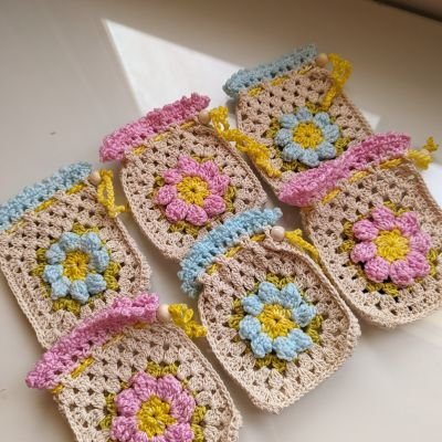 كيس فلوس مزهر 