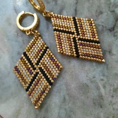 مجموعة الخطوط الرفيعة من خرز الميوكى