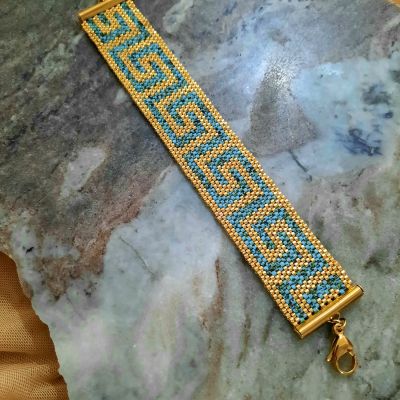 إسورة بنمط الفيرزاتشى باللون الفيروزى من خرز الميوكى