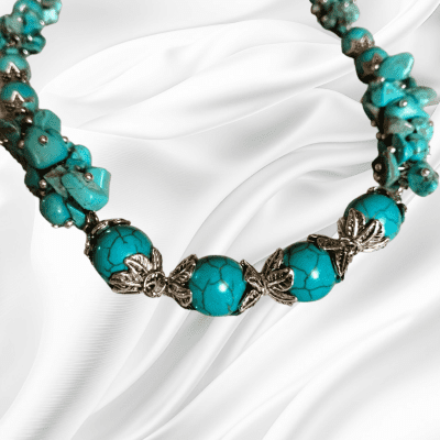 قلاده من حجر فيروزي