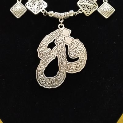 Necklaces of pandant silver colour 