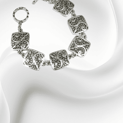 Necklaces of pandant silver colour 