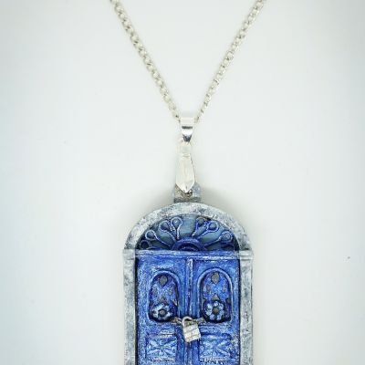 ميداليه مفاتيح باب ازرق 