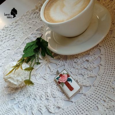 قلادة مطرزة 