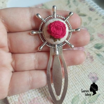 Embroidery bookmark 