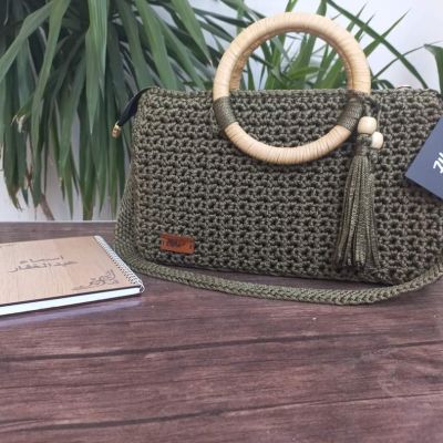 Shopping bag with bamboo handle