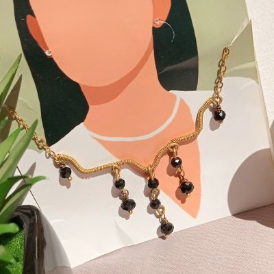 عقد نحاس بخرز كريستال أسود 