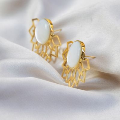 حلق زهرة القمر 