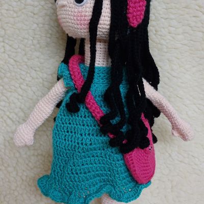 دمية فتاة برأس متحركة