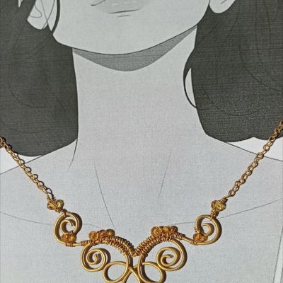 عقد نحاس بخرز كريستال 