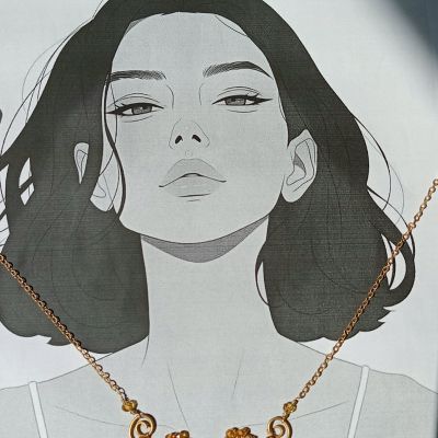 عقد نحاس بخرز كريستال 