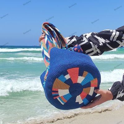 حقيبة زرقاء صغيرة 