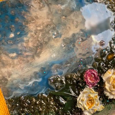 تابلوة ريزن ومجسمات وورود