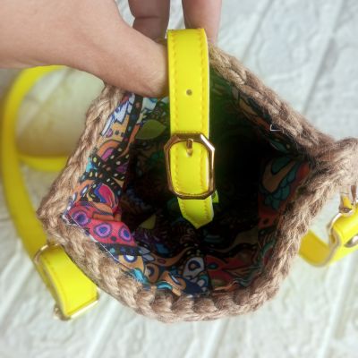 شنطه بخيط الخيش 