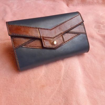 بورتفيه حريمي جلد طبيعي هاند ميد 