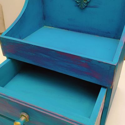 .منظم مستحضرات التجميل 