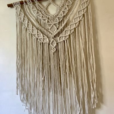 تعليقة حائط مكرميه