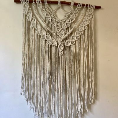 تعليقة حائط مكرميه