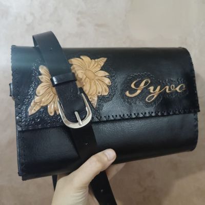 شنطه نسائيه كروس