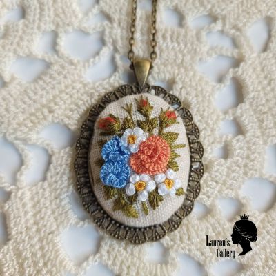 Embroidery necklace