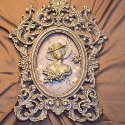 تابلوه كلاسيكي أنتيك مع ريشيتين كلاسيك 