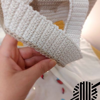 Sunflower crochet bag