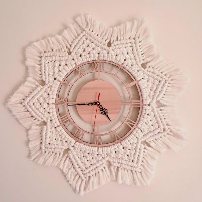 ساعة بوهو بخيوط المكرميه