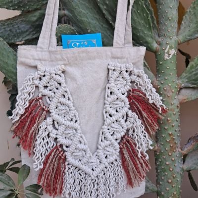 Tote bag with macrame 