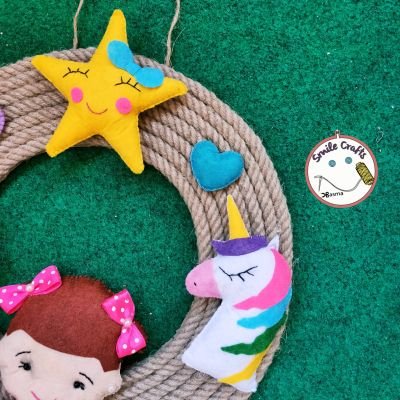 تعليقة ديكور من الجوخ وخيوط الخيش