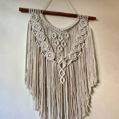 تعليقة حائط مكرميه