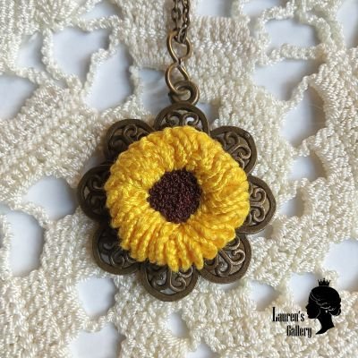 Embroidery necklace