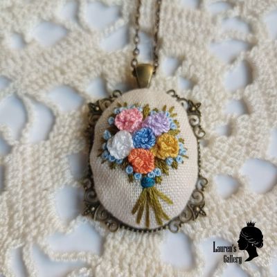 Embroidery necklace