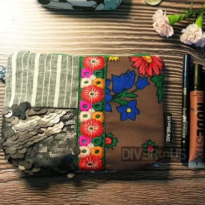 محفظة للنقود والاشياء الشخصية 