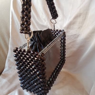 شنطه لولي بجدار اكليرك