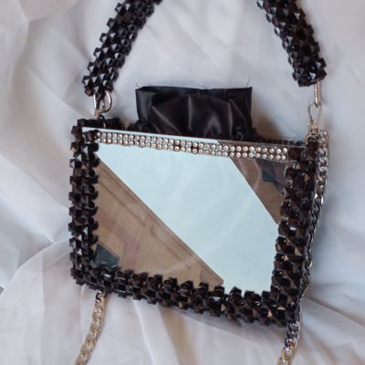 شنطه لولي بجدار اكليرك