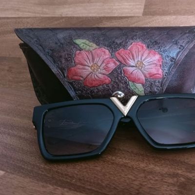 Glasses case 