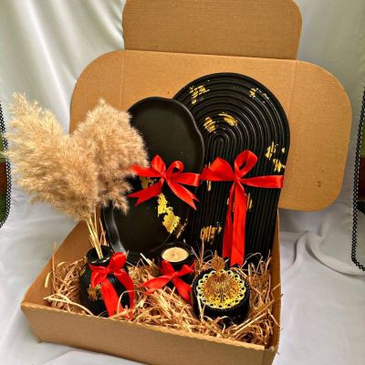 ديكور منزل اسود 5 قطع مع ورق ذهبي